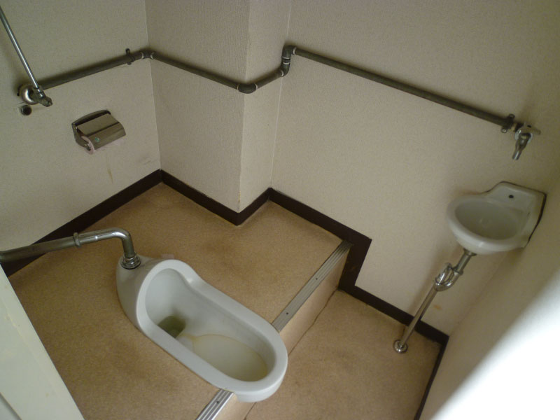 トイレ 改修前状況（Before）