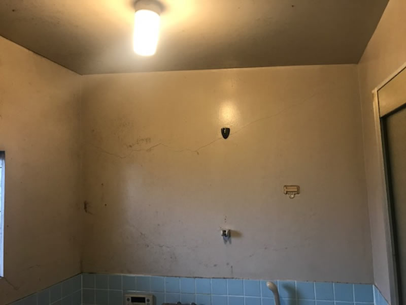 浴室 壁・天井塗装（Before）