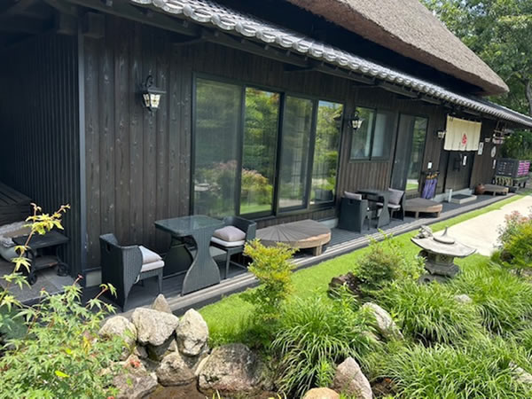 犬走り 床防滑シート貼り 完了（After）