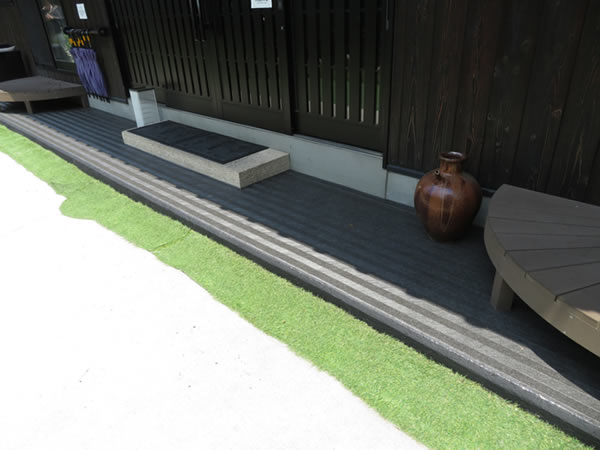 犬走り 床防滑シート貼り 完了（After）