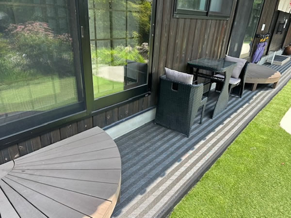 犬走り 床防滑シート貼り 完了（After）