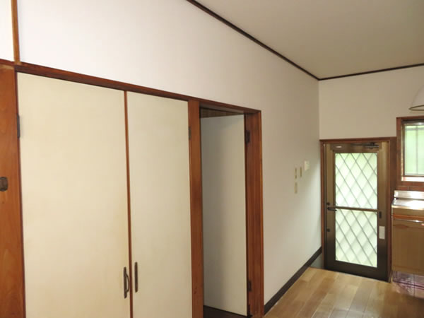 キッチン 壁・天井クロス張替え 完了（After）