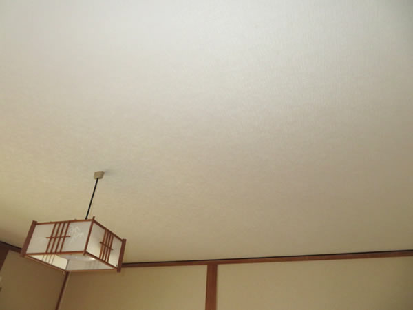 ２階和室 天井補修 完了（After）