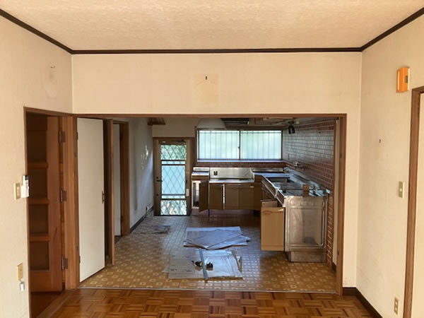 リビング・キッチン 壁・天井クロス張替え 前状況（Before）