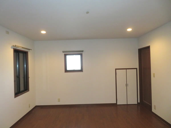 2F主寝室 天井・壁クロス張替え 完了（After）