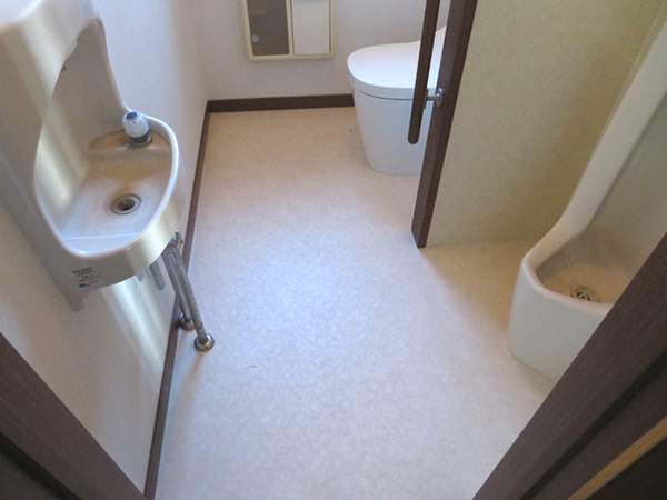 1Fトイレ CFシート張替え 完了（After）