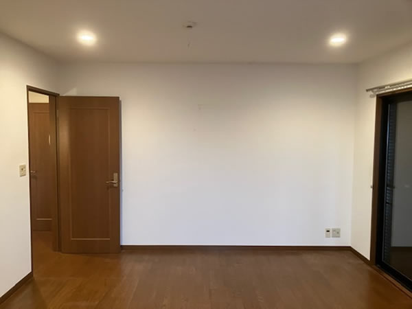 2F主寝室 天井・壁クロス張替え 前状況（Before）