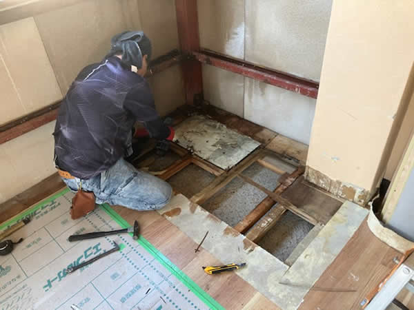床解体 状況（Before）