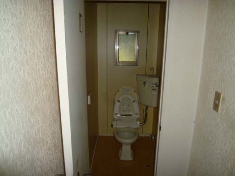 1階トイレ 改装前状況（Before）