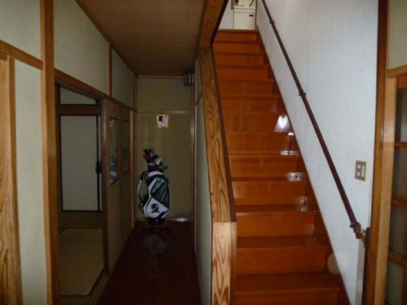 廊下・階段室 改装前状況（Before）