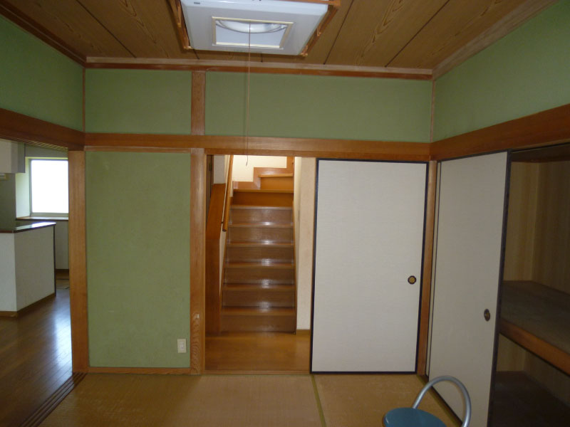 1階和室・壁・床・天井 改装前状況（Before）