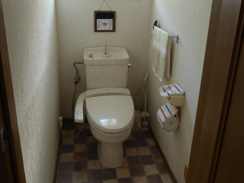 1階トイレ 取替前状況（Before）